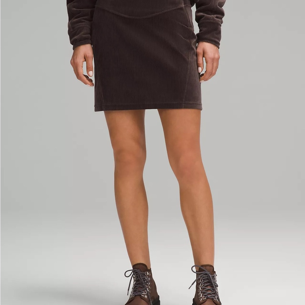 NWOT Lululemon sz 8 M Corduroy Brown Skirt